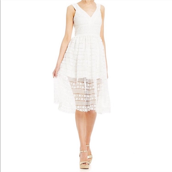 Belle Badgley Mischka White Backless Dre… - Picture 2 of 8